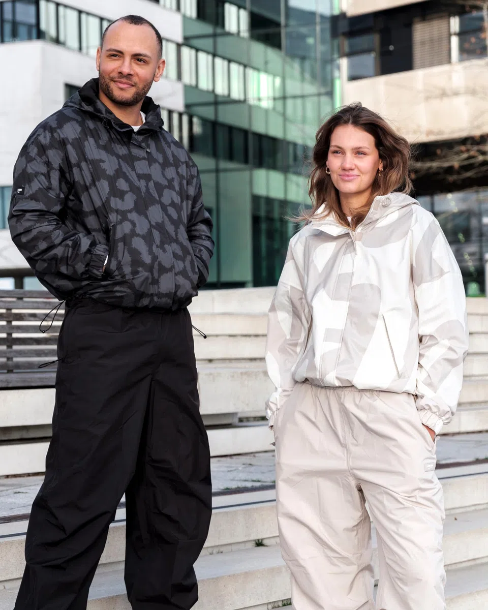 LARKSON Regenjacke Damen Herren - Elin - Regenmantel für Fahrrad Outdoor Festival - Wassersäule 10000 mm - Wasserdichte Jacke mit Verschweißten Nähten - Faltbar